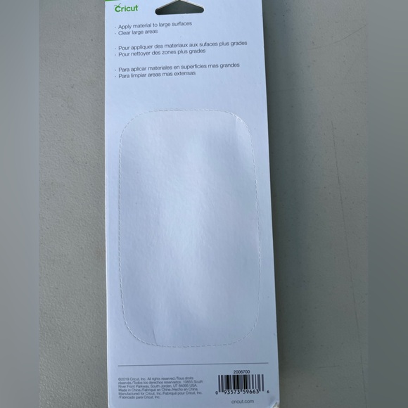 Cricut XL Scraper in Soft Green and White - Picture 2 of 2